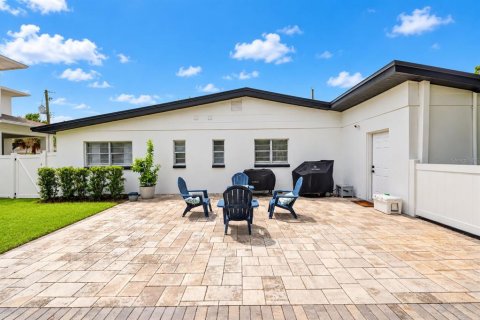 Villa ou maison à vendre à Tampa, Floride: 4 chambres, 122.45 m2 № 2408077 - photo 30
