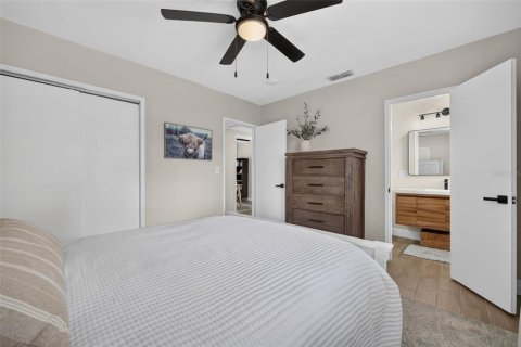 Villa ou maison à vendre à Tampa, Floride: 4 chambres, 122.45 m2 № 2408077 - photo 22