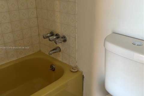 Купить кондоминиум в Норт-Майами-Бич, Флорида 2 спальни, 79.99м2, № 1889372 - фото 10