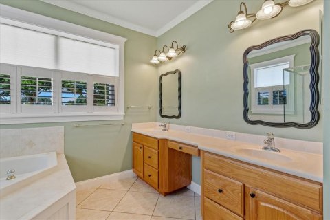 House in Montverde, Florida 4 bedrooms, 397.71 sq.m. № 1687790 - photo 25
