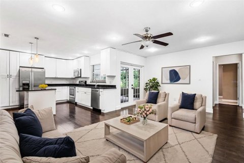 Villa ou maison à vendre à Maitland, Floride: 4 chambres, 153.01 m2 № 1858461 - photo 7