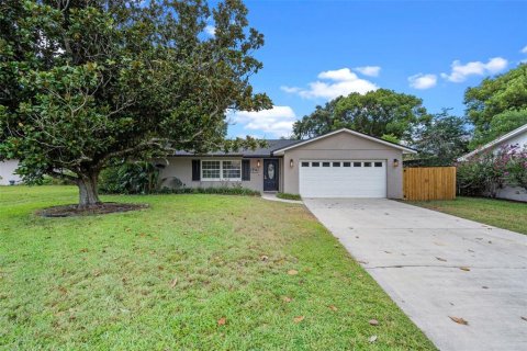 Villa ou maison à vendre à Maitland, Floride: 4 chambres, 153.01 m2 № 1858461 - photo 1