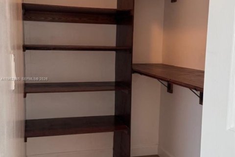 Casa en venta en Miami, Florida, 3 dormitorios, 216.56 m2 № 2006391 - foto 22