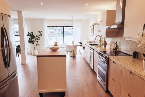 Casa en venta en Miami, Florida, 3 dormitorios, 216.56 m2 № 2006391 - foto 8