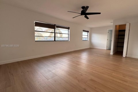 Casa en venta en Miami, Florida, 3 dormitorios, 216.56 m2 № 2006391 - foto 18