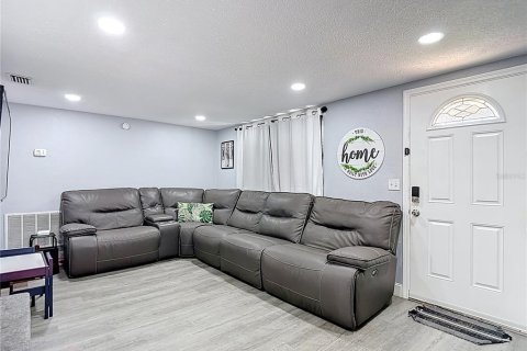 Villa ou maison à louer à Holiday, Floride: 2 chambres, 95.5 m2 № 2098945 - photo 2