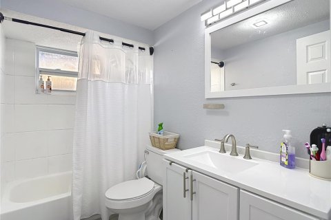 Villa ou maison à louer à Holiday, Floride: 2 chambres, 95.5 m2 № 2098945 - photo 9
