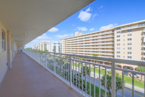 Copropriété à vendre à Hillsboro Beach, Floride: 2 chambres, 111.48 m2 № 1099069 - photo 1