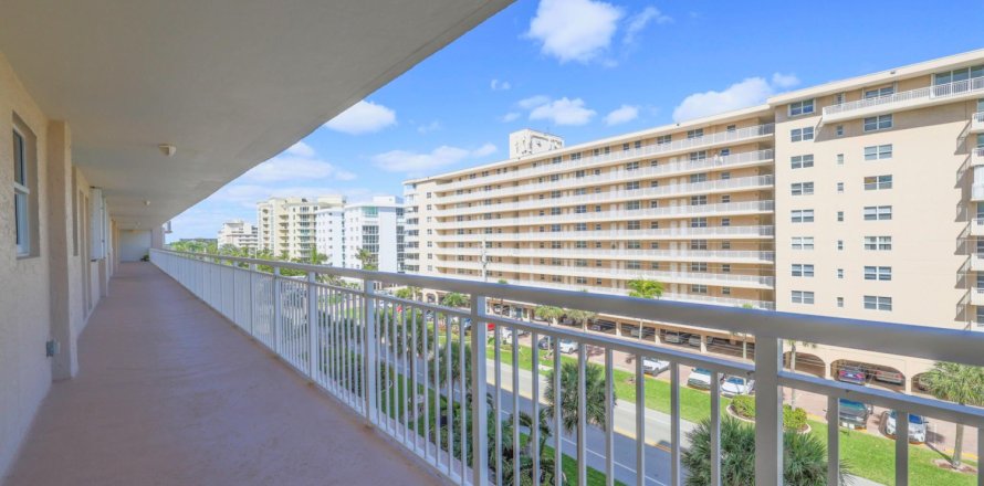 Condo à Hillsboro Beach, Floride, 2 chambres № 1099069