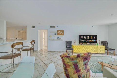 Condominio en venta en Aventura, Florida, 3 dormitorios, 125.42 m2 № 1858618 - foto 10