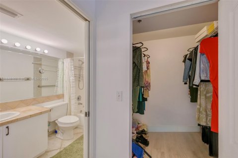 Condominio en venta en Aventura, Florida, 3 dormitorios, 125.42 m2 № 1858618 - foto 20