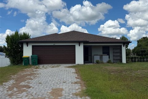 Villa ou maison à Port Charlotte, Floride 3 chambres, 140.75 m2 № 2341612