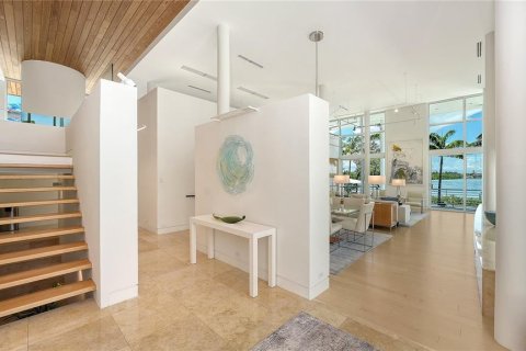 House in Sarasota, Florida 4 bedrooms, 428.93 sq.m. № 2207591 - photo 5