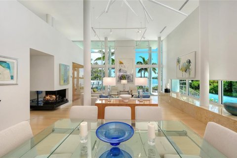 House in Sarasota, Florida 4 bedrooms, 428.93 sq.m. № 2207591 - photo 22