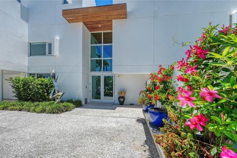 House in Sarasota, Florida 4 bedrooms, 428.93 sq.m. № 2207591 - photo 3