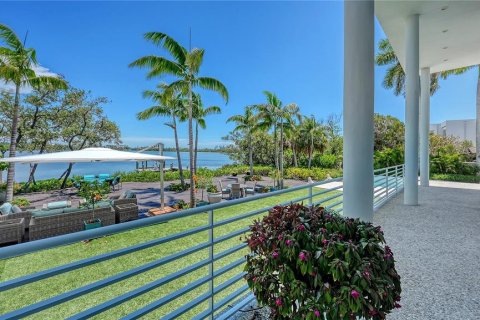 House in Sarasota, Florida 4 bedrooms, 428.93 sq.m. № 2207591 - photo 8