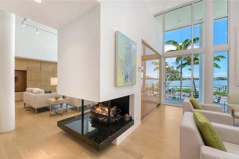 House in Sarasota, Florida 4 bedrooms, 428.93 sq.m. № 2207591 - photo 23