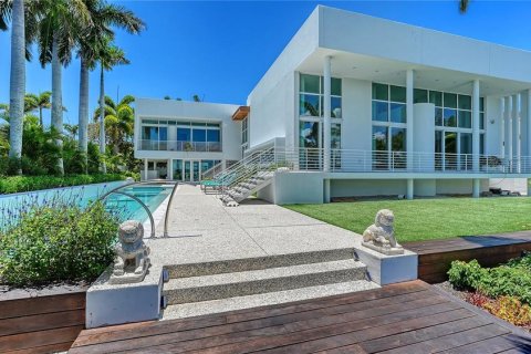 House in Sarasota, Florida 4 bedrooms, 428.93 sq.m. № 2207591 - photo 20