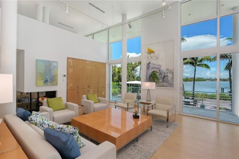 House in Sarasota, Florida 4 bedrooms, 428.93 sq.m. № 2207591 - photo 7