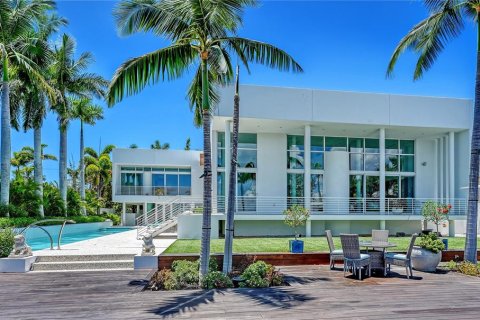 House in Sarasota, Florida 4 bedrooms, 428.93 sq.m. № 2207591 - photo 19