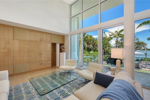 House in Sarasota, Florida 4 bedrooms, 428.93 sq.m. № 2207591 - photo 24