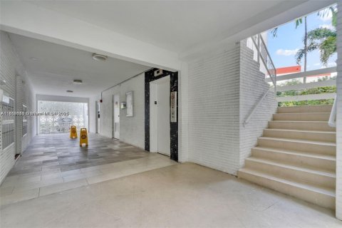 Купить кондоминиум в Майами, Флорида 2 спальни, 105.91м2, № 1886569 - фото 24