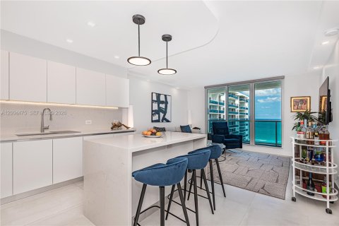 Condominio en alquiler en Miami Beach, Florida, 1 dormitorio, 81.75 m2 № 2068583 - foto 2