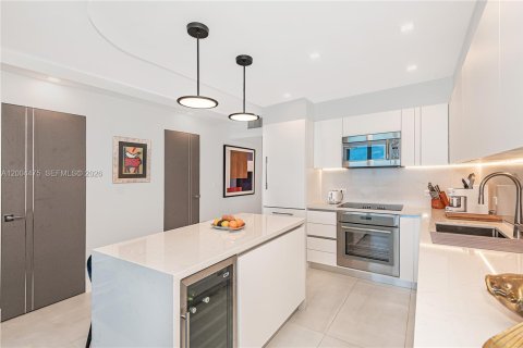 Condominio en alquiler en Miami Beach, Florida, 1 dormitorio, 81.75 m2 № 2068583 - foto 11