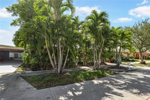Villa ou maison à vendre à Homestead, Floride: 3 chambres, 103.86 m2 № 1946521 - photo 17