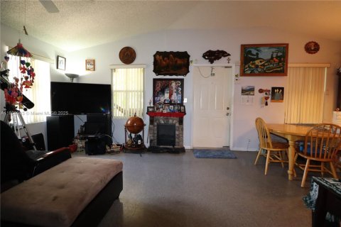 Villa ou maison à vendre à Homestead, Floride: 3 chambres, 103.86 m2 № 1946521 - photo 6