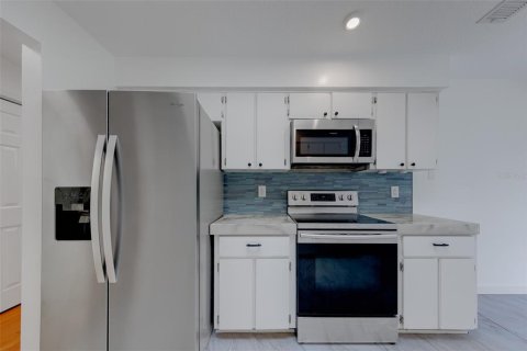 Casa en venta en Palm Harbor, Florida, 3 dormitorios, 158.49 m2 № 2386675 - foto 16