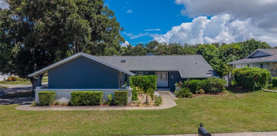 Casa en Palm Harbor, Florida 3 dormitorios, 158.49 m2 № 2386675