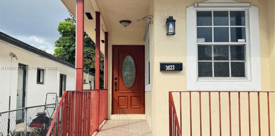 Casa en Miami, Florida 3 dormitorios, 336.58 m2 № 2006240