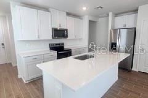 Villa ou maison à louer à Zephyrhills, Floride: 4 chambres, 149.29 m2 № 2378156 - photo 8