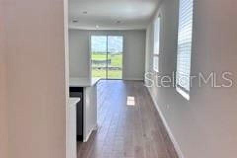 Villa ou maison à louer à Zephyrhills, Floride: 4 chambres, 149.29 m2 № 2378156 - photo 5