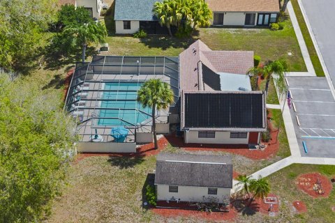 House in Port St. Lucie, Florida 2 bedrooms, 86.77 sq.m. № 2146616 - photo 11