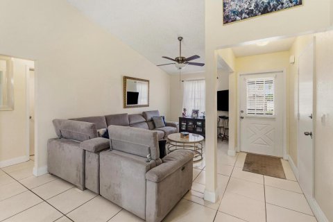 House in Port St. Lucie, Florida 2 bedrooms, 86.77 sq.m. № 2146616 - photo 13