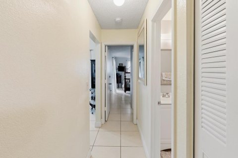 House in Port St. Lucie, Florida 2 bedrooms, 86.77 sq.m. № 2146616 - photo 26