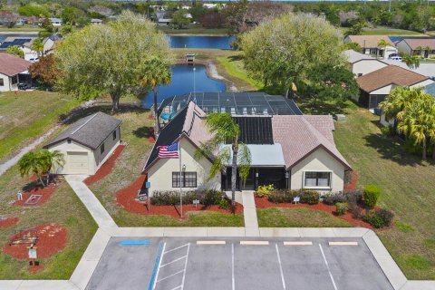 House in Port St. Lucie, Florida 2 bedrooms, 86.77 sq.m. № 2146616 - photo 8