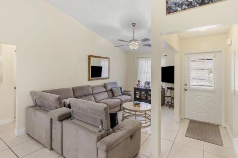 House in Port St. Lucie, Florida 2 bedrooms, 86.77 sq.m. № 2146616 - photo 18