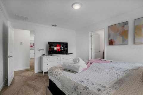 Townhouse in Davenport, Florida 5 bedrooms, 201.41 sq.m. № 1518418 - photo 24