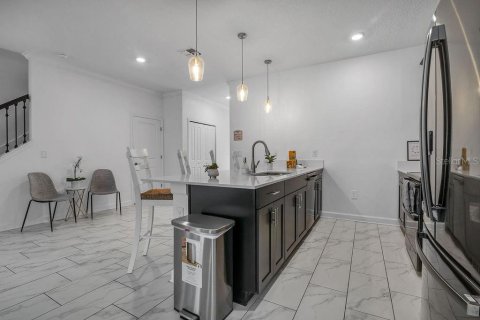 Townhouse in Davenport, Florida 5 bedrooms, 201.41 sq.m. № 1518418 - photo 14