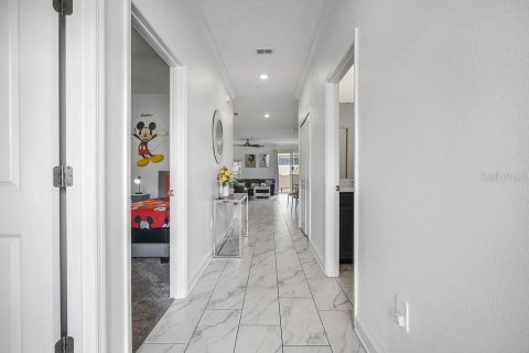Townhouse in Davenport, Florida 5 bedrooms, 201.41 sq.m. № 1518418 - photo 2