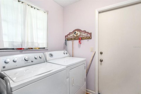 House in Tampa, Florida 3 bedrooms, 170.66 sq.m. № 1798127 - photo 12