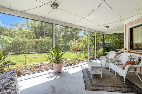 House in Tampa, Florida 3 bedrooms, 170.66 sq.m. № 1798127 - photo 24