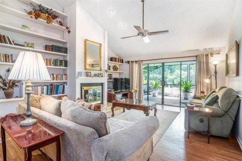 House in Tampa, Florida 3 bedrooms, 170.66 sq.m. № 1798127 - photo 7