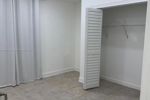 Casa en alquiler en Greenacres, Florida, 3 dormitorios, 146.69 m2 № 1950396 - foto 14
