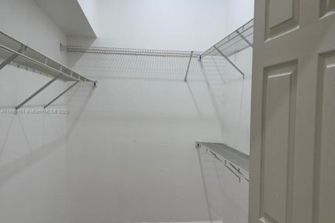 Casa en alquiler en Greenacres, Florida, 3 dormitorios, 146.69 m2 № 1950396 - foto 16
