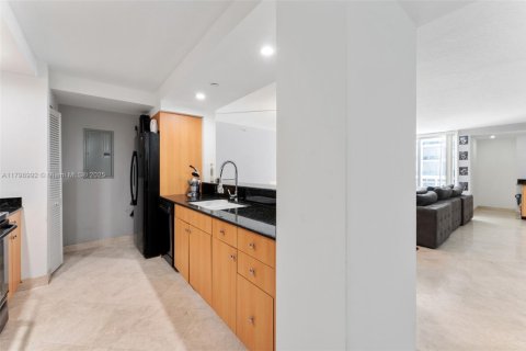 Condominio en venta en Miami Beach, Florida, 1 dormitorio, 88.44 m2 № 1864693 - foto 3