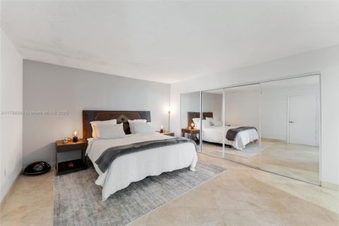 Condominio en venta en Miami Beach, Florida, 1 dormitorio, 88.44 m2 № 1864693 - foto 16